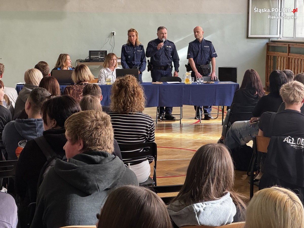 "Narkotyki, dopalacze – nie tędy droga": ważna debata w Piekarach Śląskich