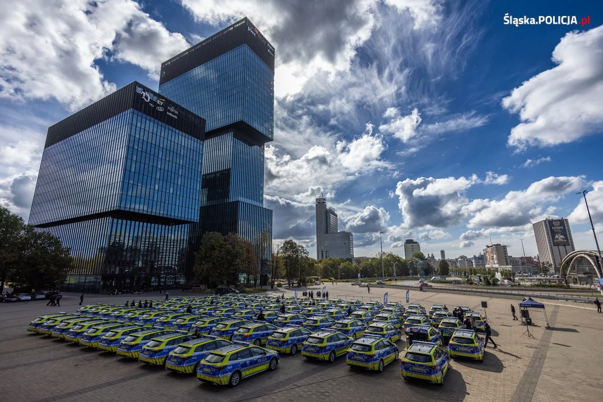 Nowe radiowozy zasiliły flotę śląskiej Policji! Cztery pojazdy trafiły do Gliwic