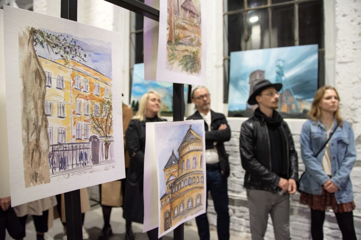 Sztuka w sercu Bytomia: wernisaż w starej lokomotywowni