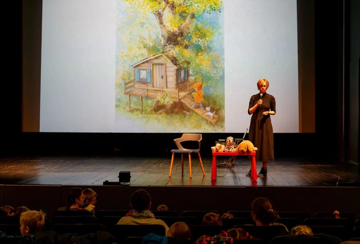 Spotkania z książką, baśniowe opowieści i warsztaty – „Becek Czyta” przyciąga tłumy