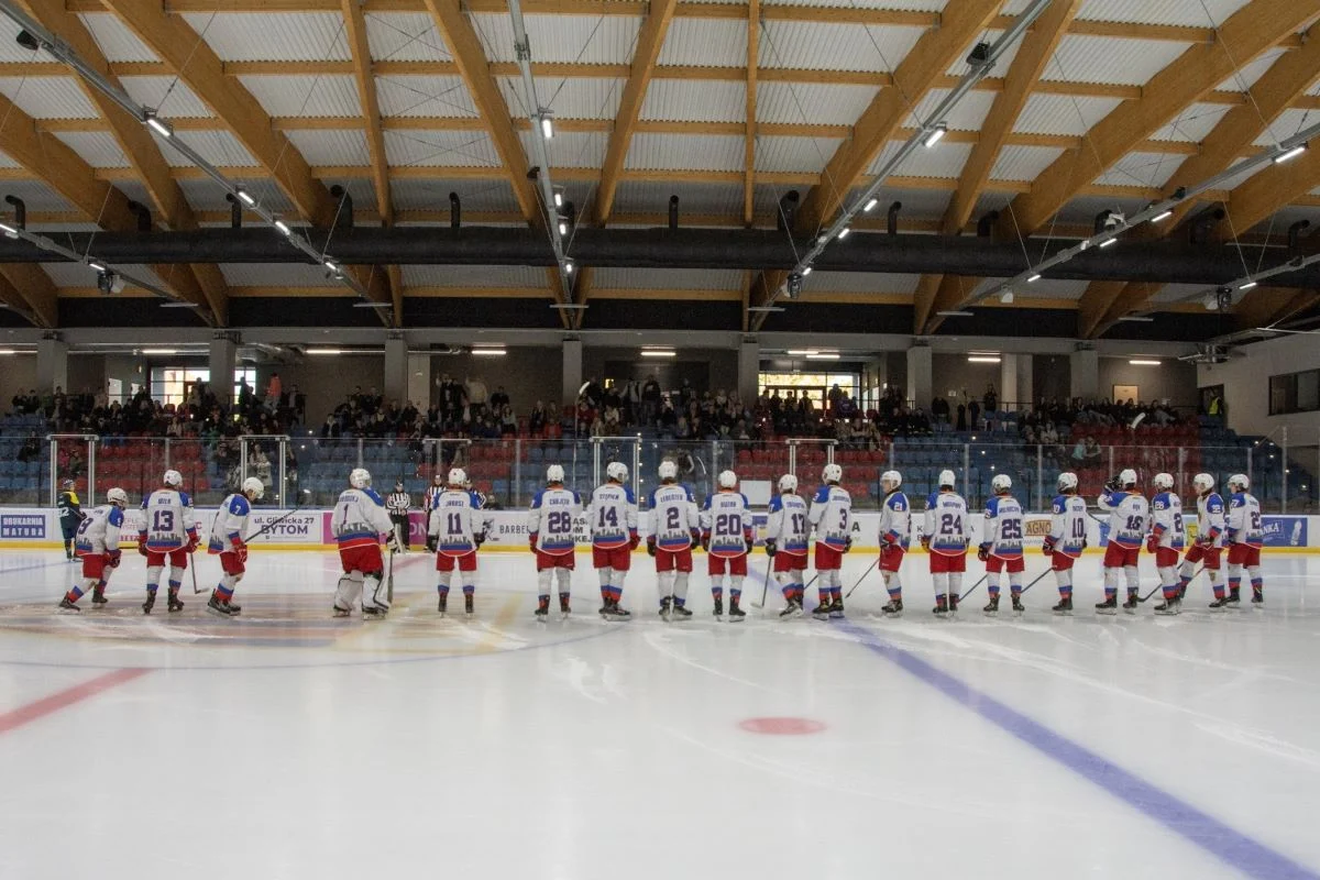 Polonia Bytom rozgromiła Fabrykantów Łódź – pewne zwycięstwo na lodzie!