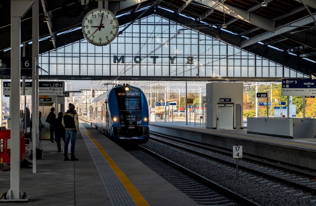 Zmodernizowana hala peronowa w Bytomiu otwarta! Pierwszy pociąg już w trasie 2