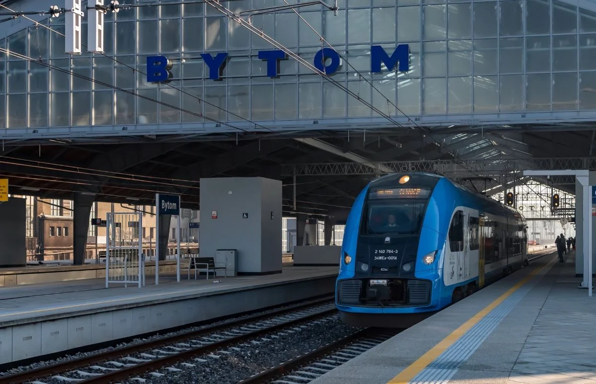 Zmodernizowana hala peronowa w Bytomiu otwarta! Pierwszy pociąg już w trasie