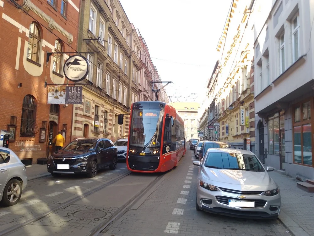 Prace torowe w Bytomiu: zmiany w kursowaniu tramwajów na ul. Moniuszki