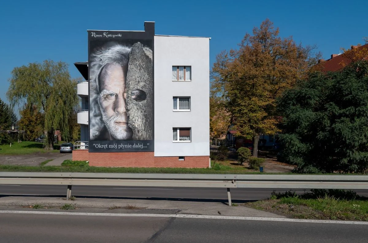 Mural Romana Kostrzewskiego ozdabia Karb – hołd dla legendy metalu