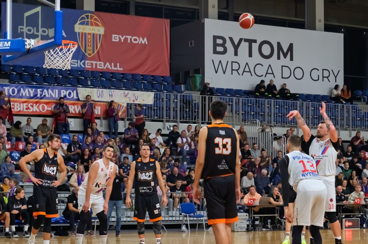 Polonia Bytom nie do zatrzymania! Kolejne stokowe zwycięstwo 15