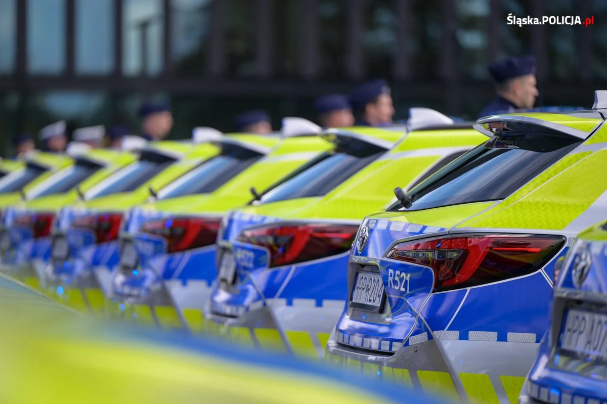 Nowe radiowozy zasiliły flotę śląskiej Policji! Trzy pojazdy trafiły do Sosnowca