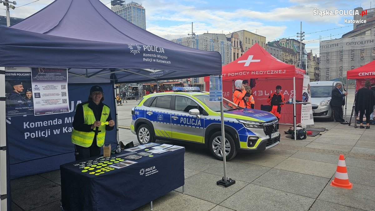 Ogólnopolski Policyjny Dzień Odblasków – katowiccy policjanci promują bezpieczeństwo