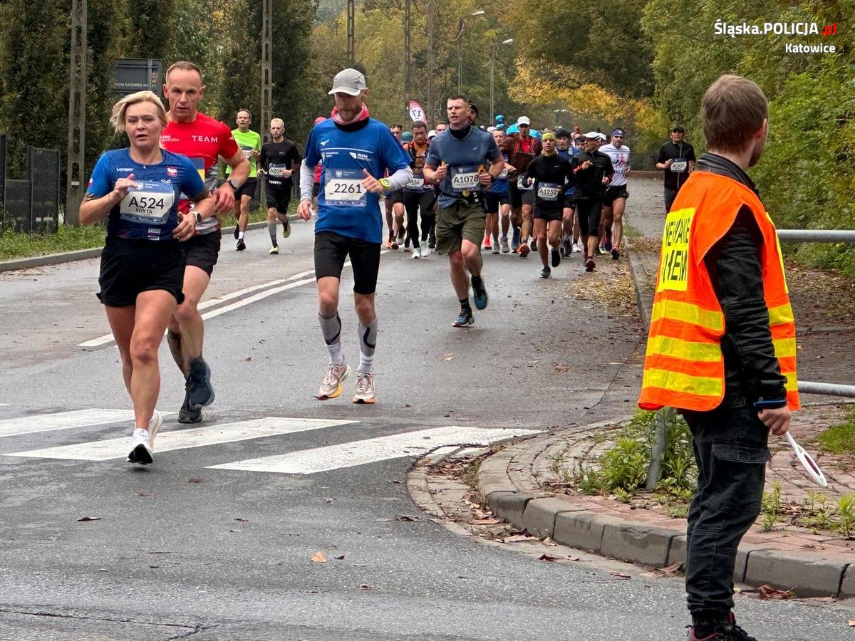 Katowicka drogówka czuwałą nad maratończykami Silesia Marathonu - relacja z wydarzenia