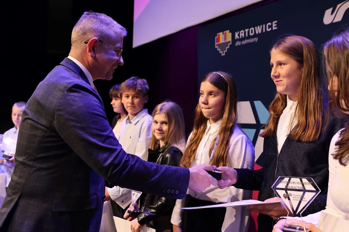 Katowiccy uczniowie i nauczyciele uhonorowani podczas ceremonii Katowickiego Diamentu