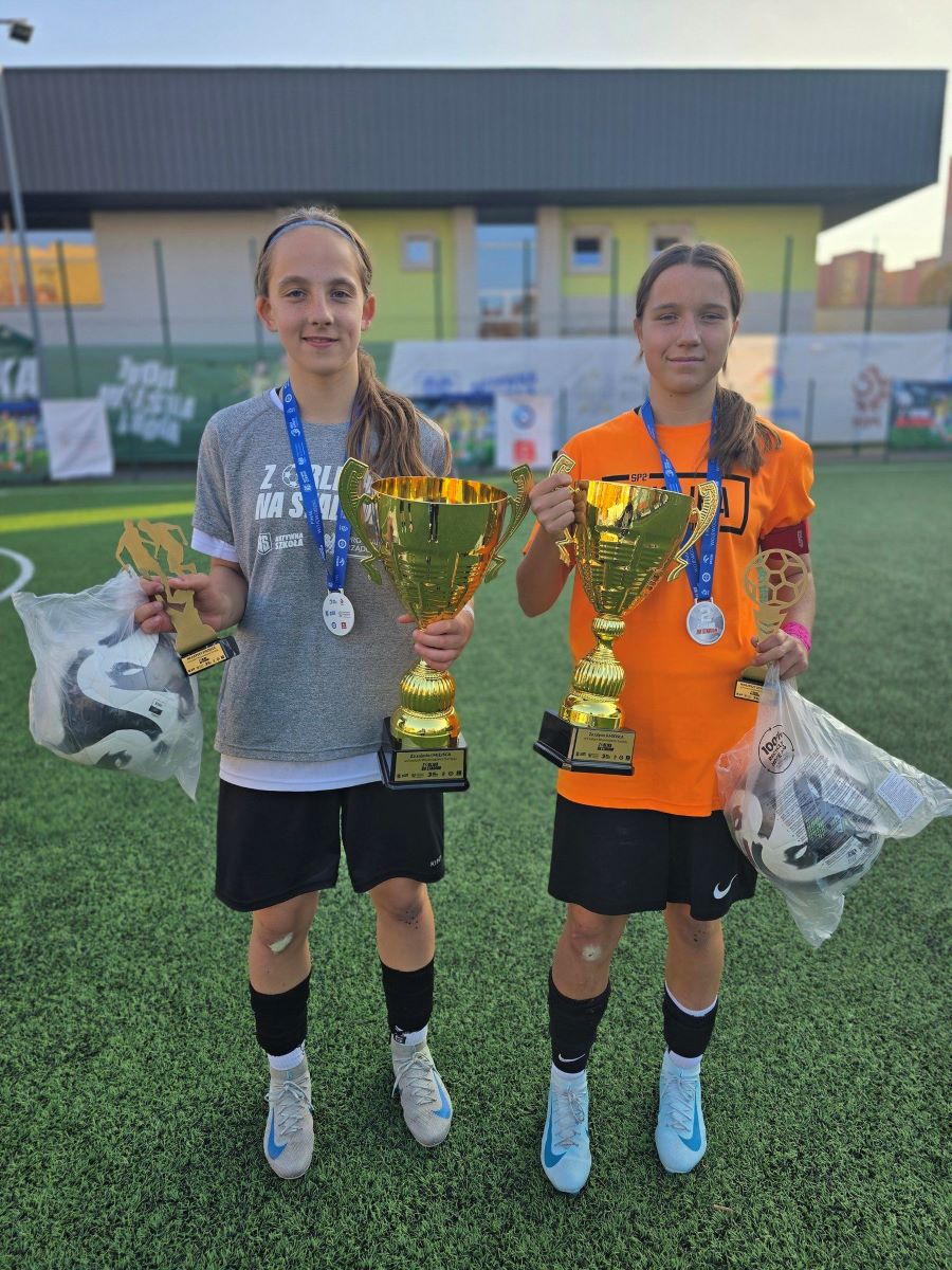 UKKS Katowice pokonuje Świętochłowice 12:0 – młode zawodniczki jadą na finał do Warszawy