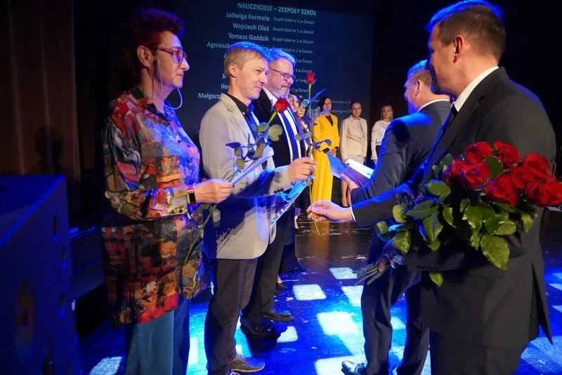 Dzień Edukacji Narodowej w Żorach. Nagrody dla uczniów, nauczycieli i dyrektorów [FOTO]