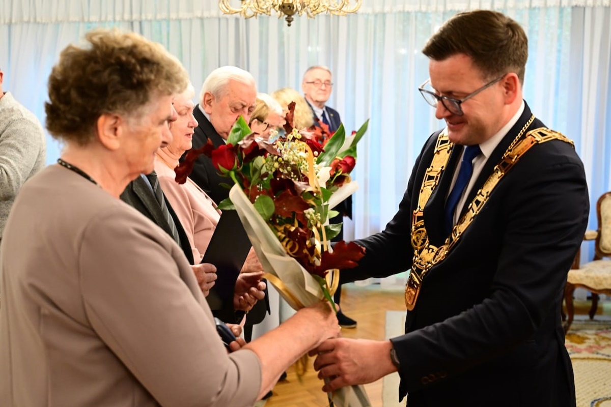 Diamentowe Gody w Chorzowie – wyjątkowy jubileusz 9 par małżeńskich