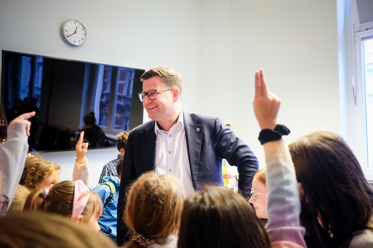 Chorzowscy uczniowie w Urzędzie Miasta 16