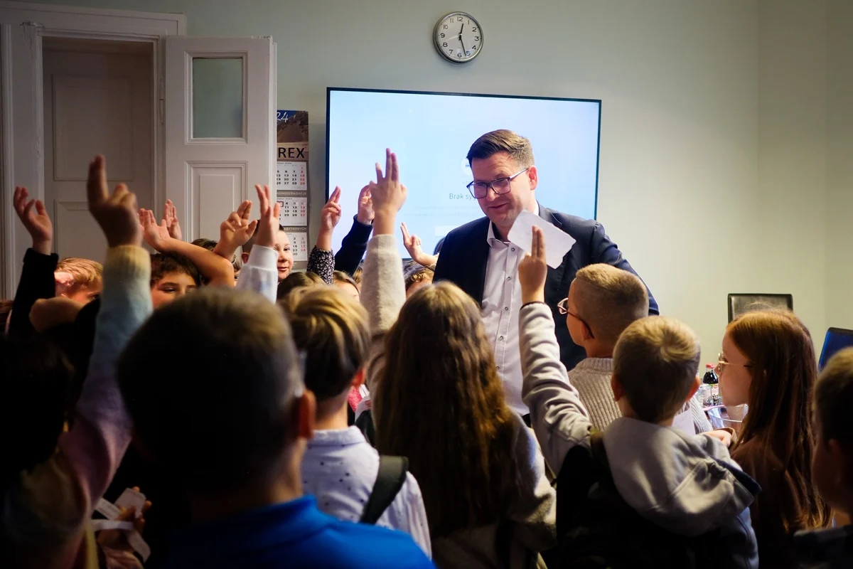 Jak działa miasto? Uczniowie szkół podstawowych z wizytą w Urzędzie Miasta Chorzowa