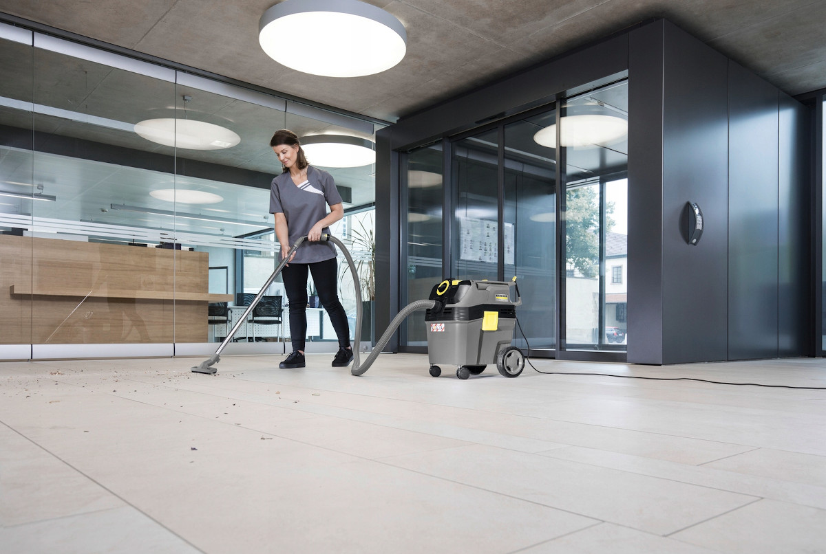 Najlepsze odkurzacze przemysłowe dla firm sprzątających – na co zwrócić uwagę?