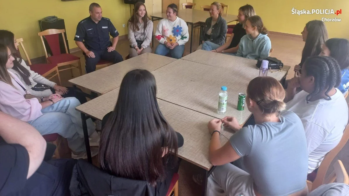 Policjanci o służbie i codziennym życiu – wyjątkowe spotkanie w Żywej Bibliotece
