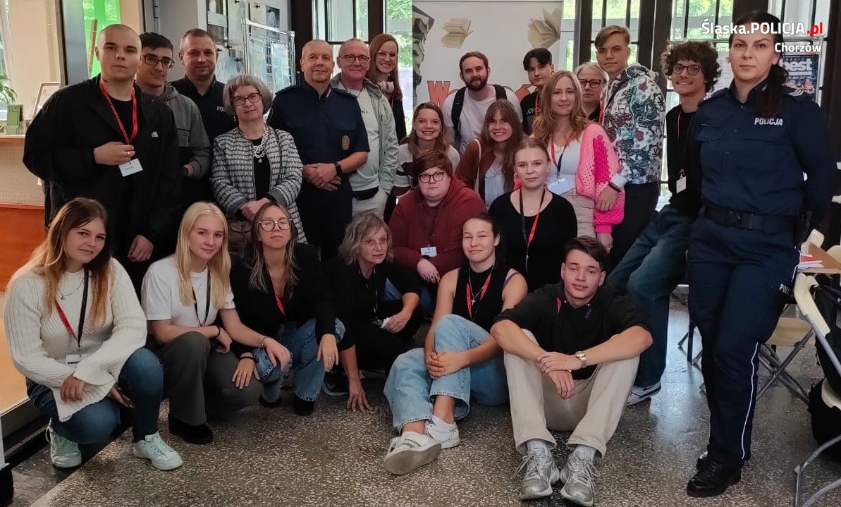 Policjanci o służbie i codziennym życiu – wyjątkowe spotkanie w Żywej Bibliotece