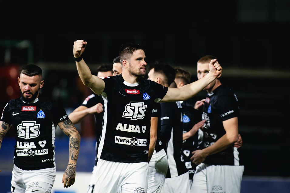 Ruch Chorzów wygrywa na wyjeździe i przywozi z Rzeszowa 3 punkty