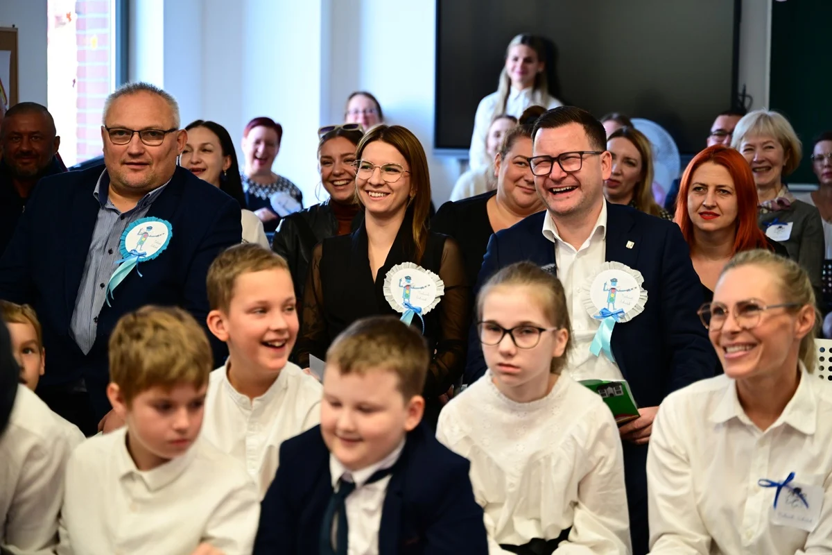 "Odblaskowa Szkoła 2024" – wernisaż w Niebieskim Zakątku za nami