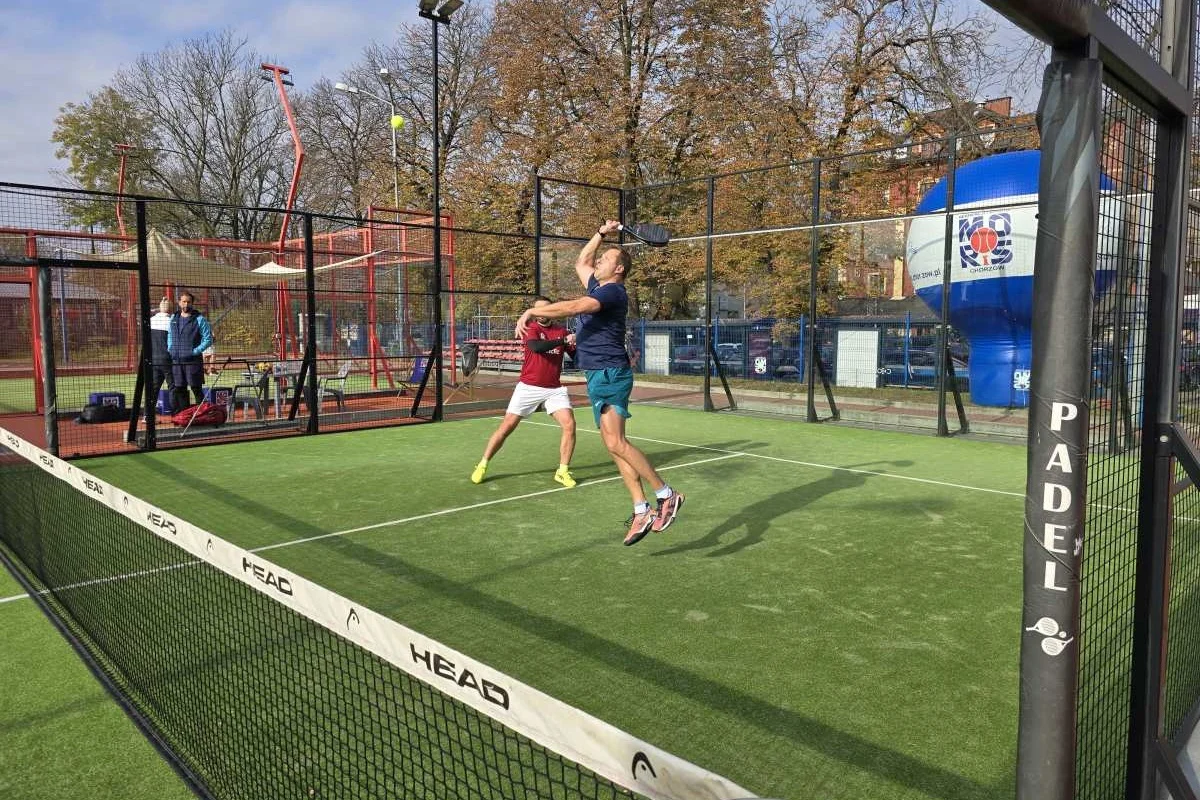 Zakończenie sezonu Chorzowskiej Ligi Padla – emocje na korcie i Puchar ChLP rozdany!