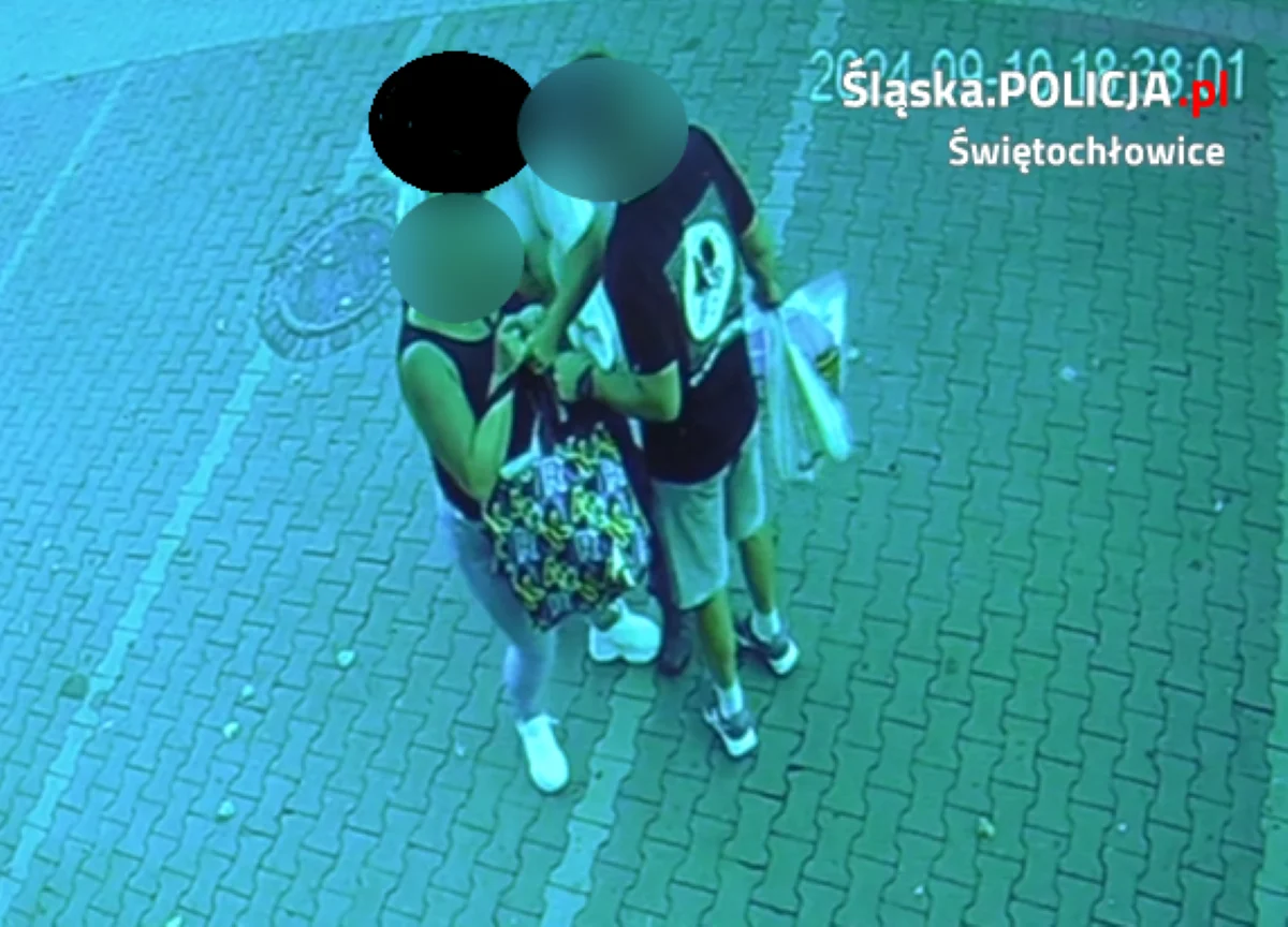 Świętochłowice: Policja poszukuje sprawców kradzieży rozbójniczej w markecie