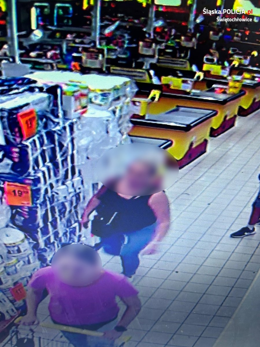Świętochłowice: Policja poszukuje sprawców kradzieży rozbójniczej w markecie