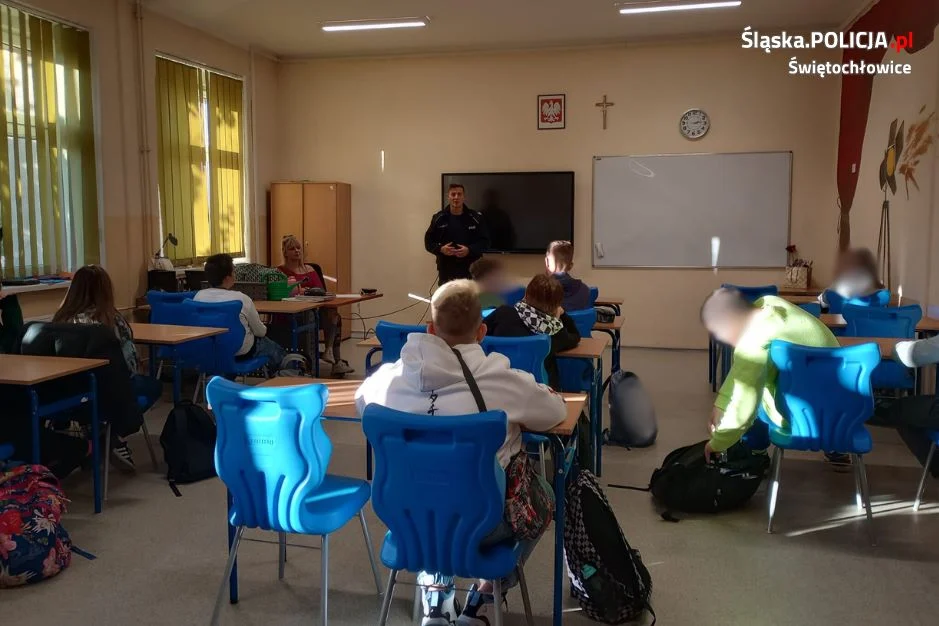 Bezpieczeństwo w sieci i agresja wśród młodzieży – lekcja z policją w SP nr 17