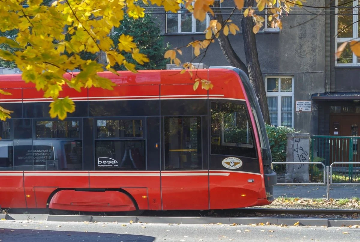 28 października utrudnienia na linii 17 – kursowanie tramwajów i autobusów zastępczych