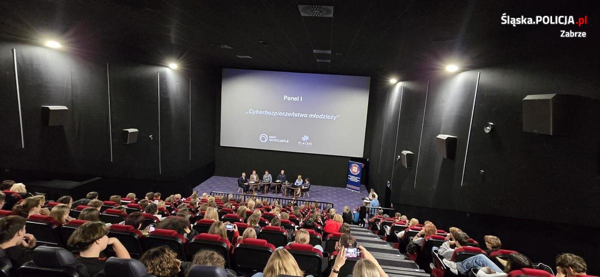 Bezpieczeństwo młodzieży pod lupą – 200 uczniów wzięło udział w debacie w Zabrzu