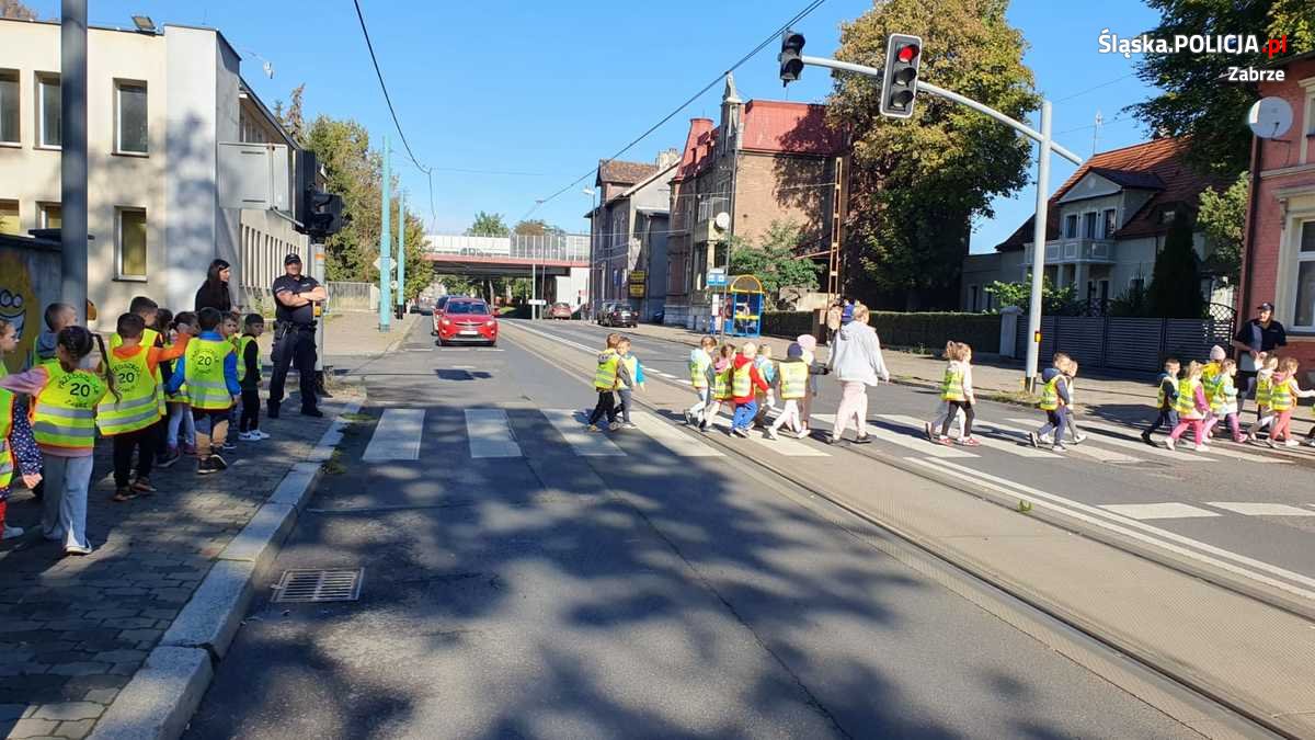Przedszkolaki z Zabrza uczą się zasad bezpieczeństwa na drodze