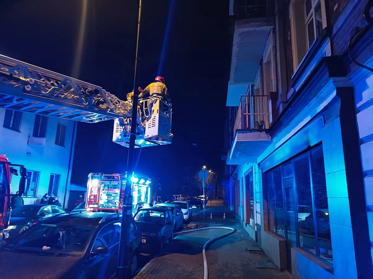Pożar w Zabrzu. Strażacy ewakuowali mieszkańców na ulicy Karłowicza
