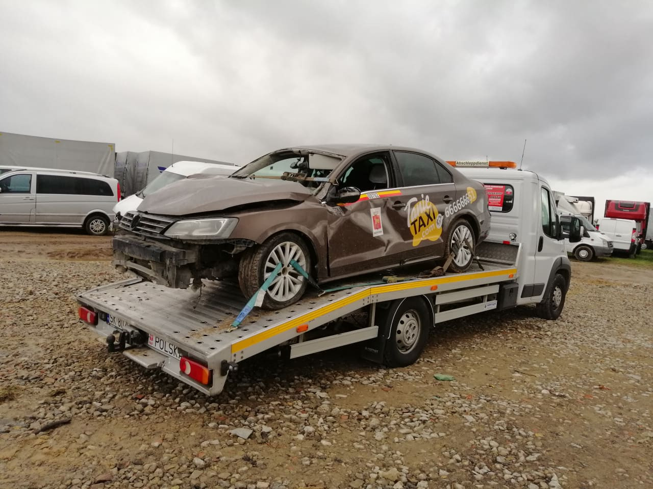 Czy samochód na złom musi posiadać ważne opłaty?