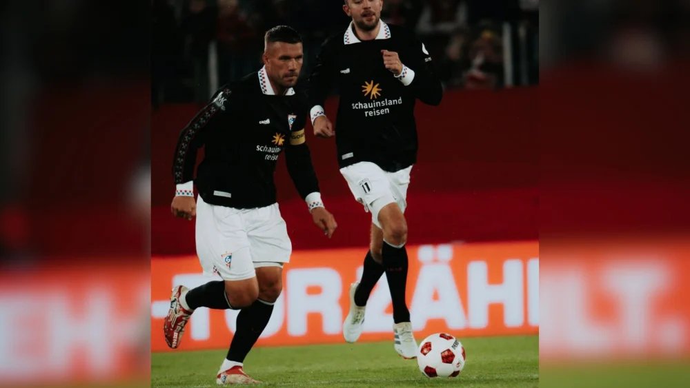 Atak ostrym narzędziem i zamieszki z kibicami Górnika Zabrze przed meczem Podolskiego