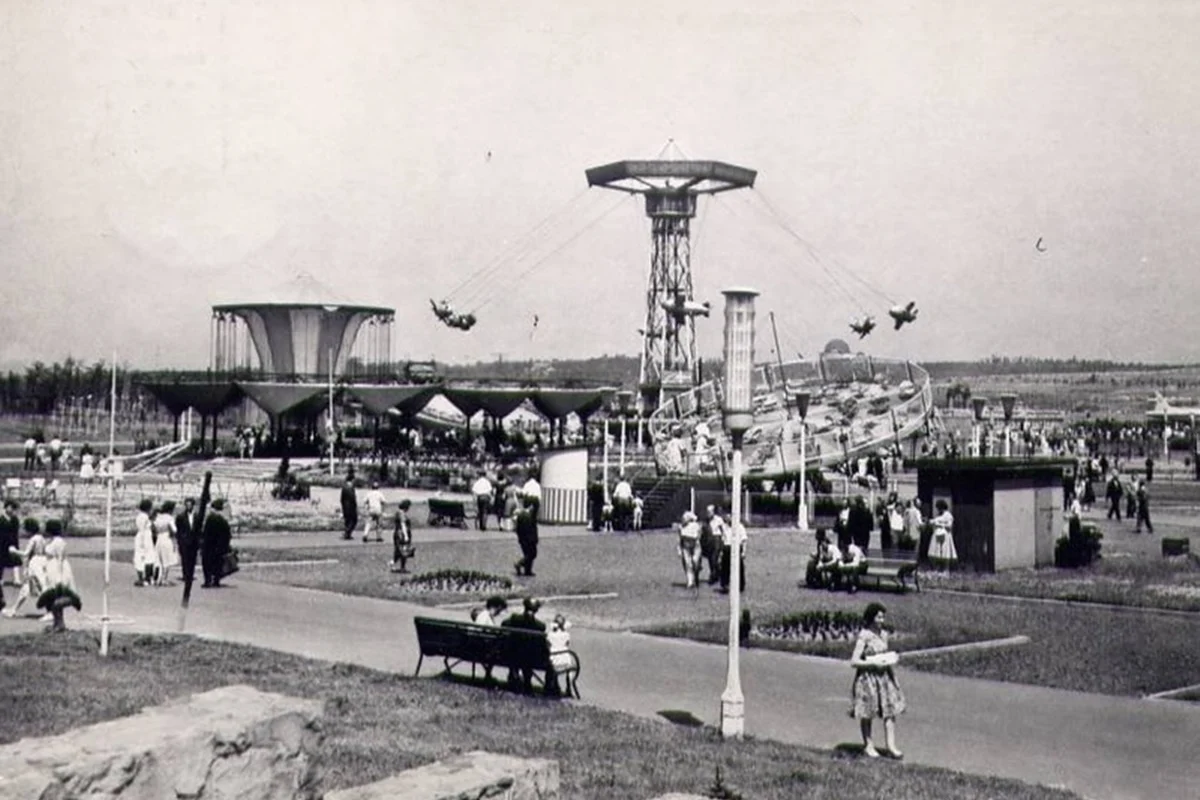 Śląskie Wesołe Miasteczko: od lunaparku do największego parku tematycznego w Polsce!