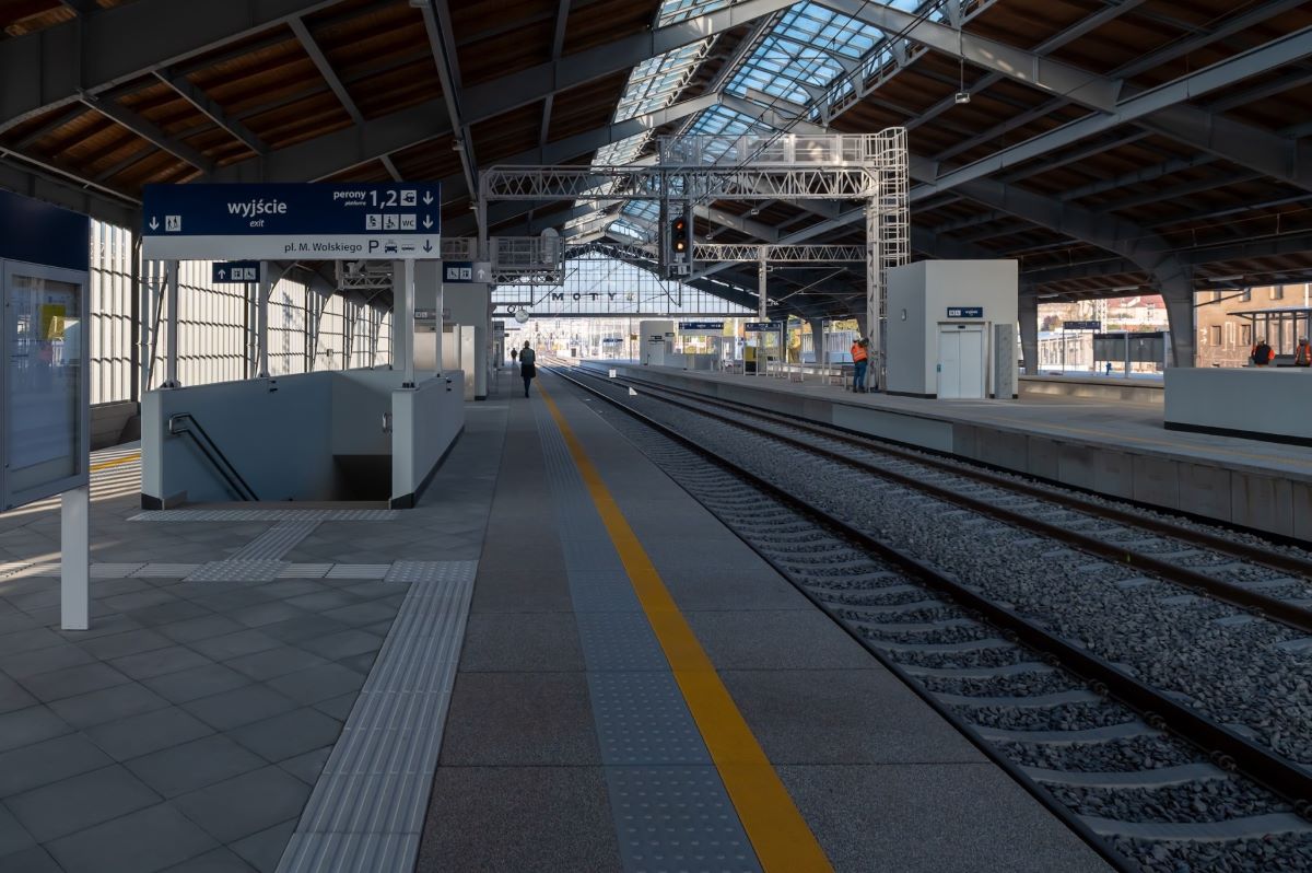 Zmodernizowana hala peronowa w Bytomiu otwarta! Pierwszy pociąg już w trasie 12