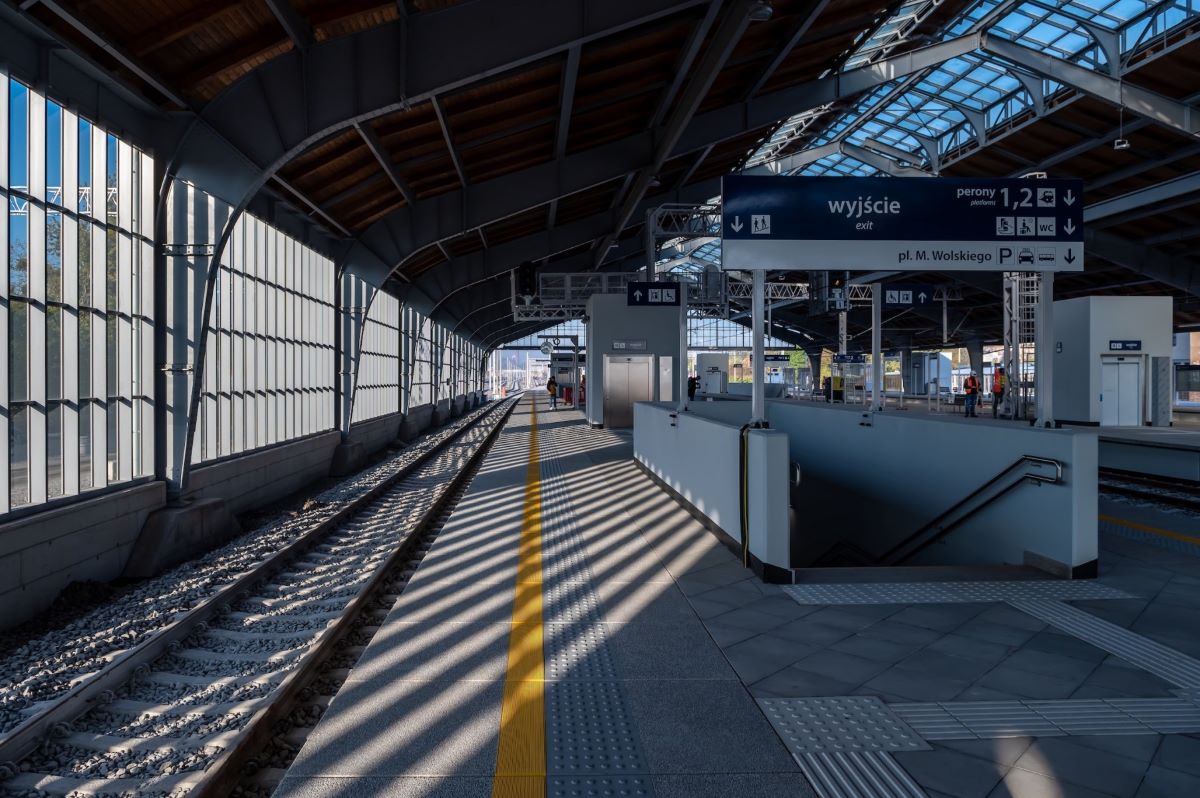 Zmodernizowana hala peronowa w Bytomiu otwarta! Pierwszy pociąg już w trasie 13