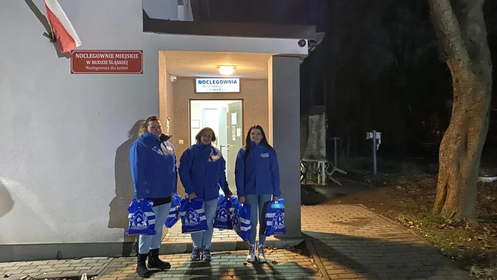 Kibicki Ruchu przekazały dary dla noclegowni dla kobiet