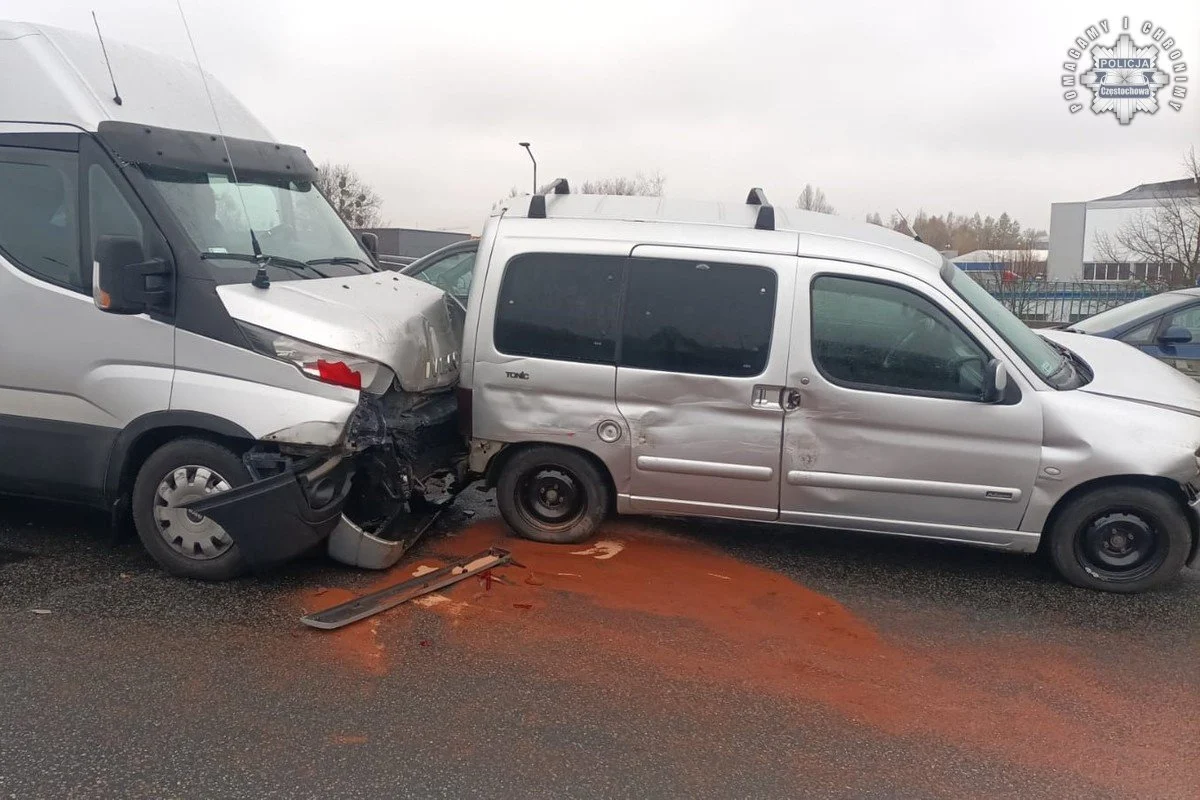 15 kolizji drogowych w niespełna 3 godziny.  Trudne warunki na częstochowskich ulicach