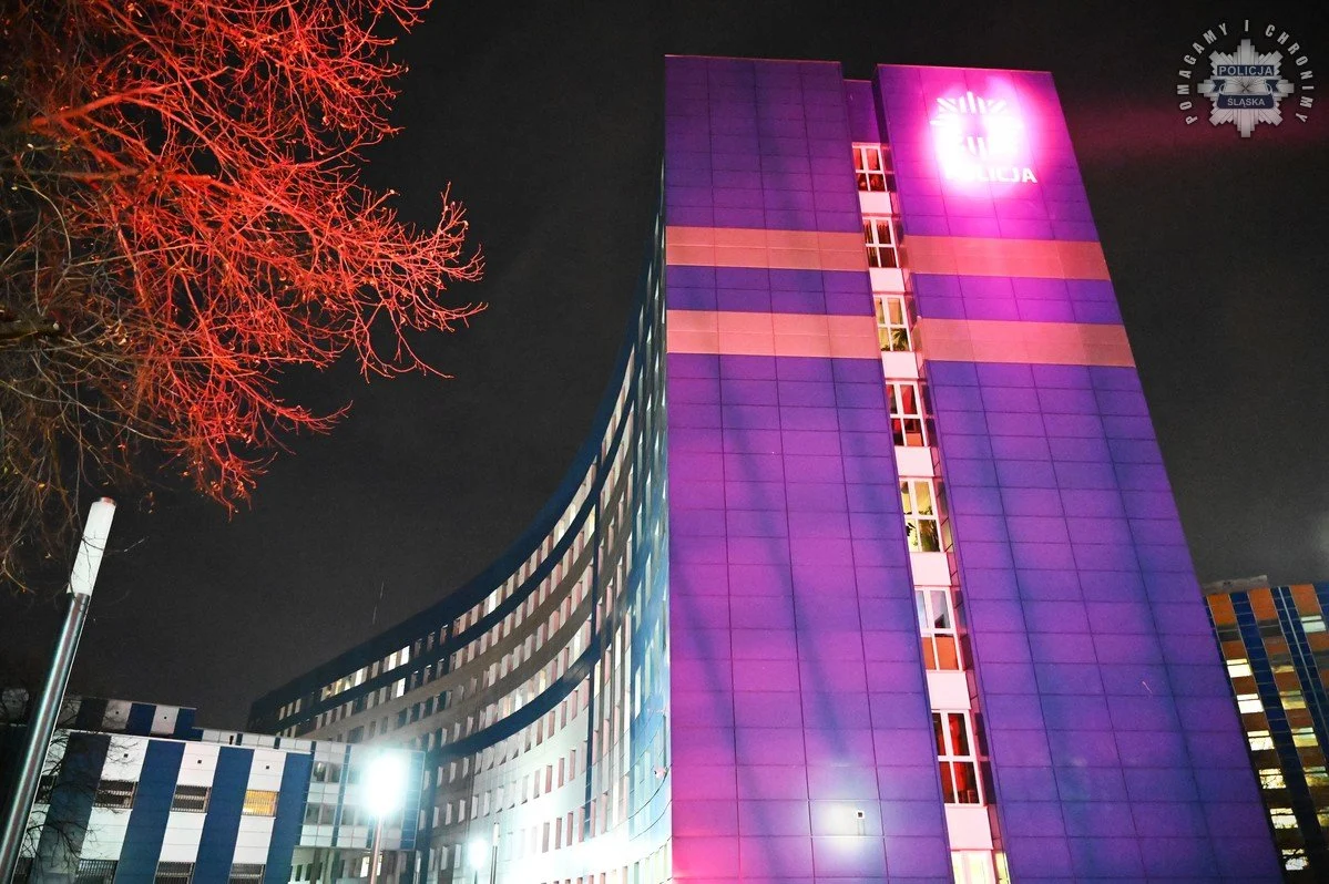 Finał kampanii „Dzieciństwo bez Przemocy” – Katowice w czerwieni