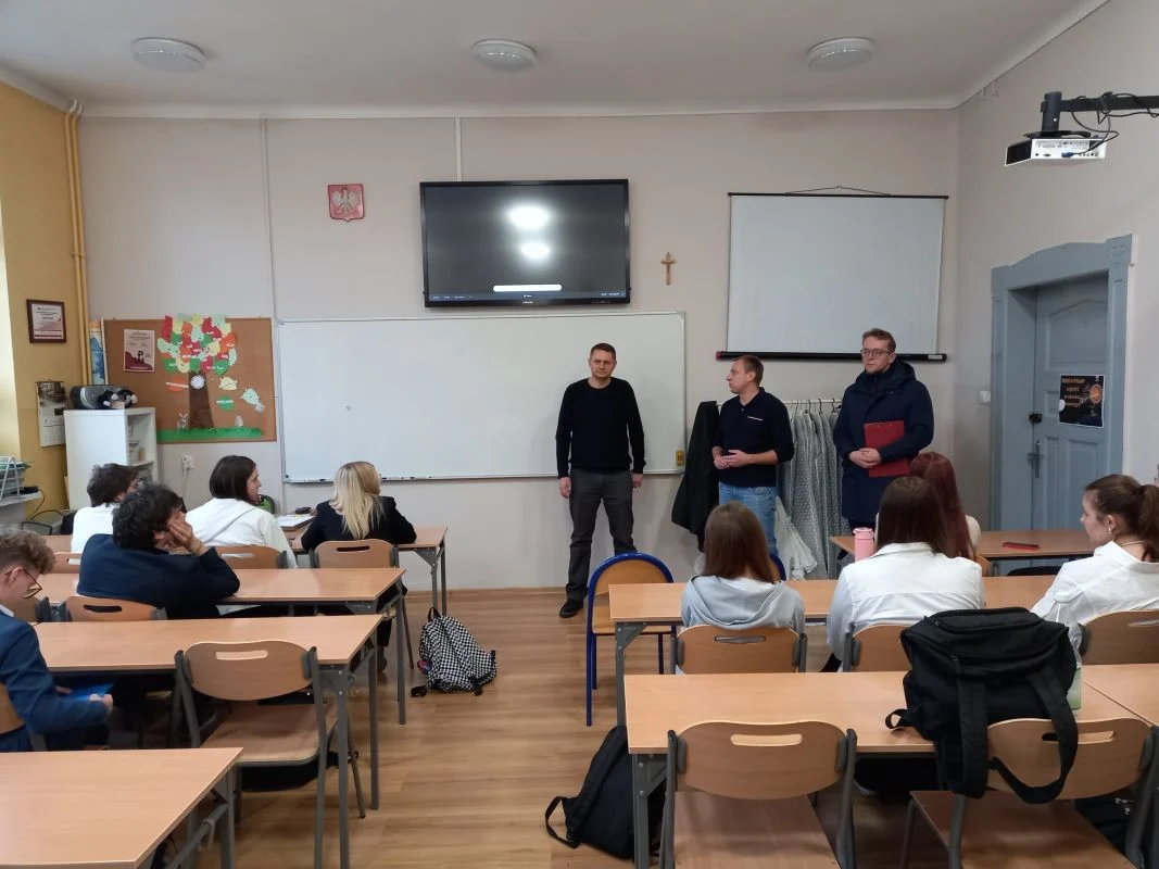 Lokalni przedsiębiorcy mentorem dla młodych – sukces „Firmy na Start”