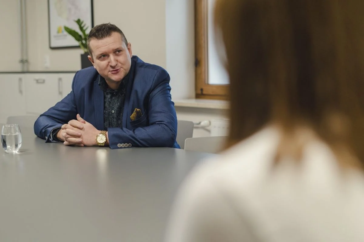 Lokalni przedsiębiorcy mentorem dla młodych – sukces „Firmy na Start”