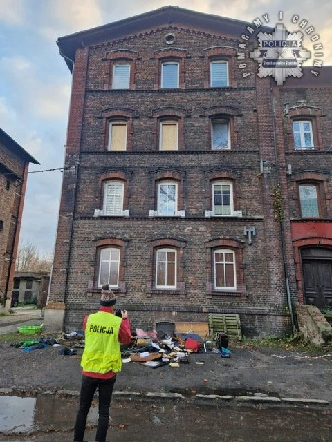 Pożar w Siemianowicach: 12-latek trafił do szpitala
