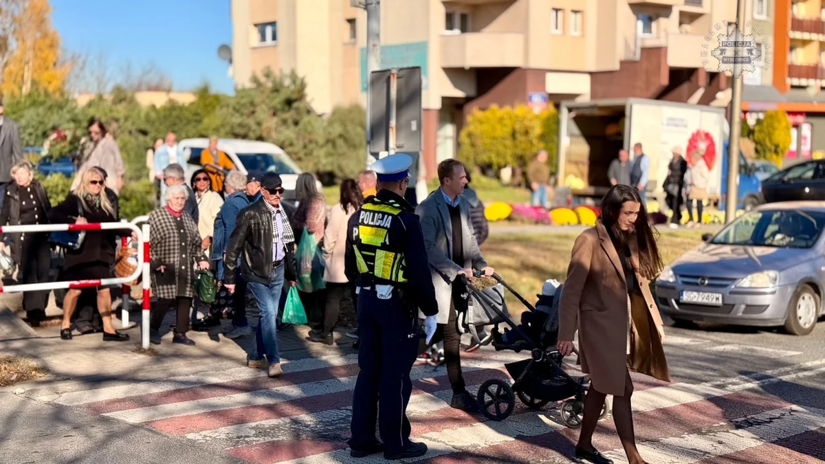 Wszystkich Świętych w Mysłowicach: policjanci czuwali nad bezpieczeństwem