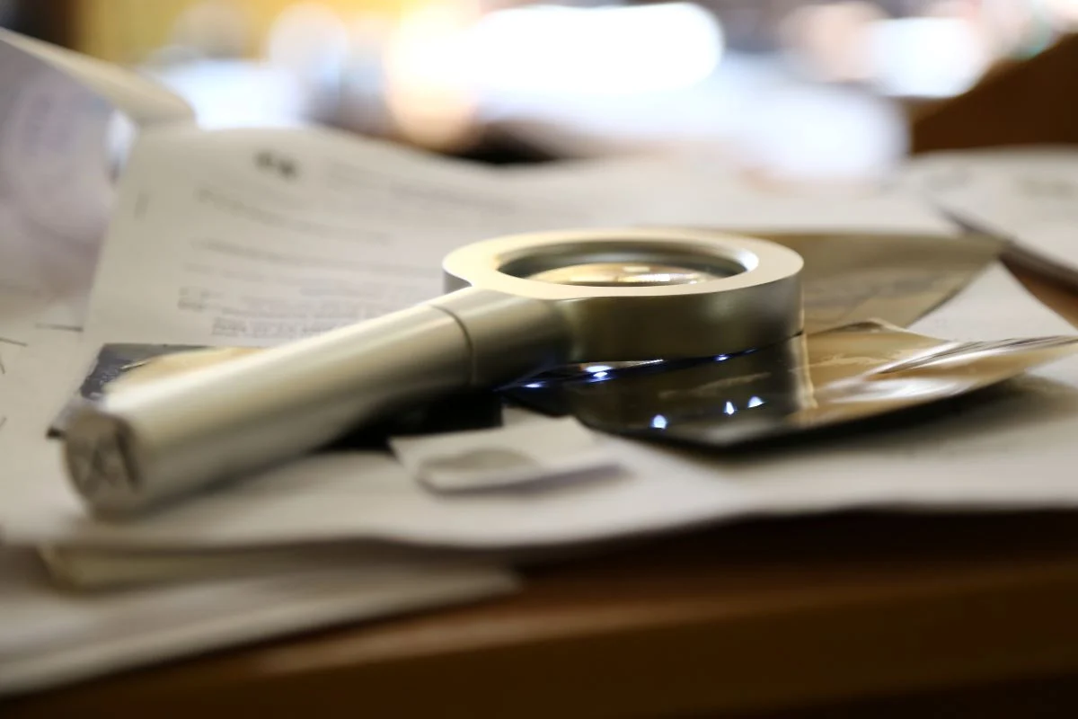 „Łatwe pieniądze” mogą kosztować – jak przestępcy oszukują na muły finansowe