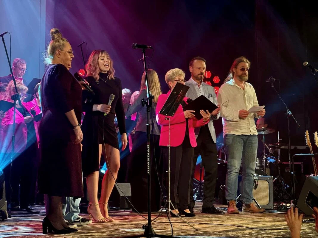 Jubileusz 20-lecia Chóru Familia – magiczna atmosfera w Kinoteatrze Znicz
