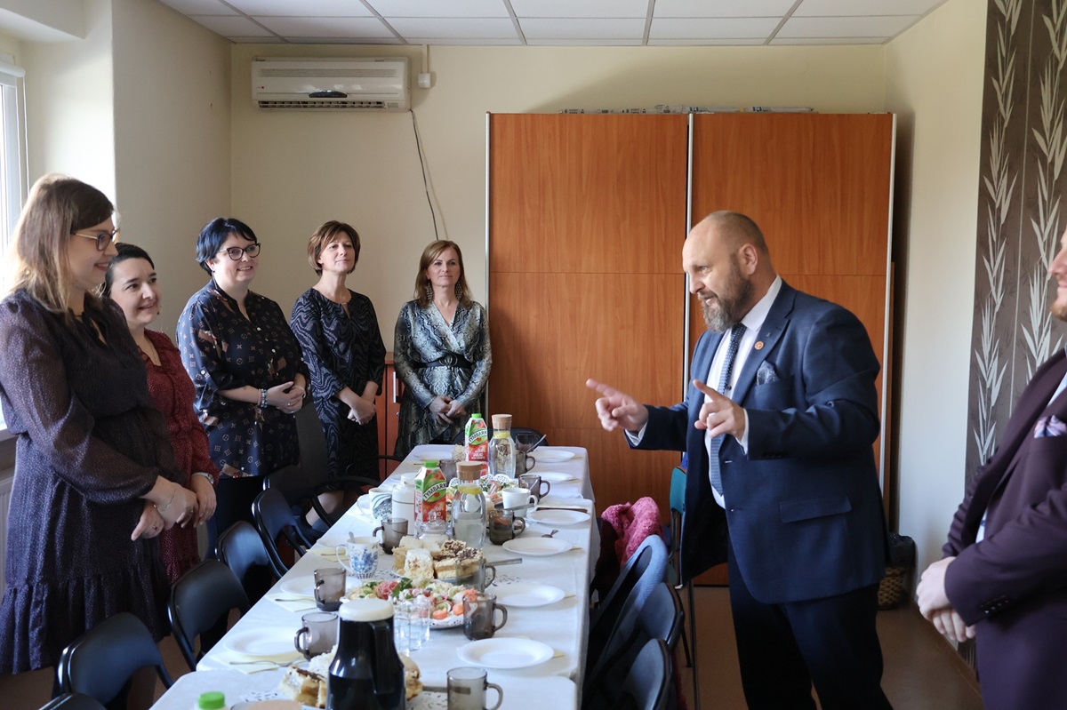 Dzień Pracownika Socjalnego: Wizyta władz miasta w MOPS Orzesze