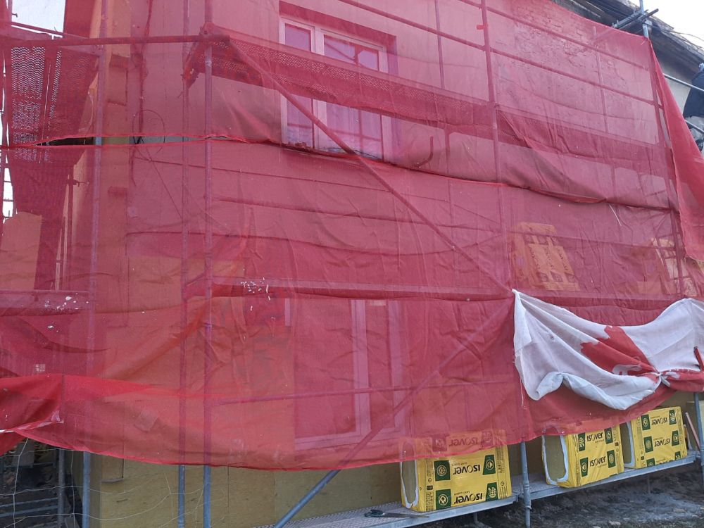 Nowe życie dla budynków w Piekarach Śląskich – termomodernizacja w toku!