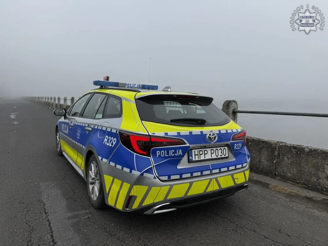 Jesienne drogi pełne zagrożeń – kluczowe zasady bezpieczeństwa