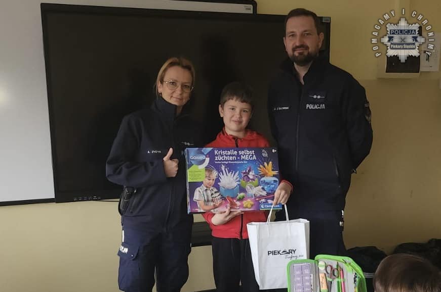 Piekarska Policja z nową maskotką! Kangur Spinacz wesprze działania edukacyjne